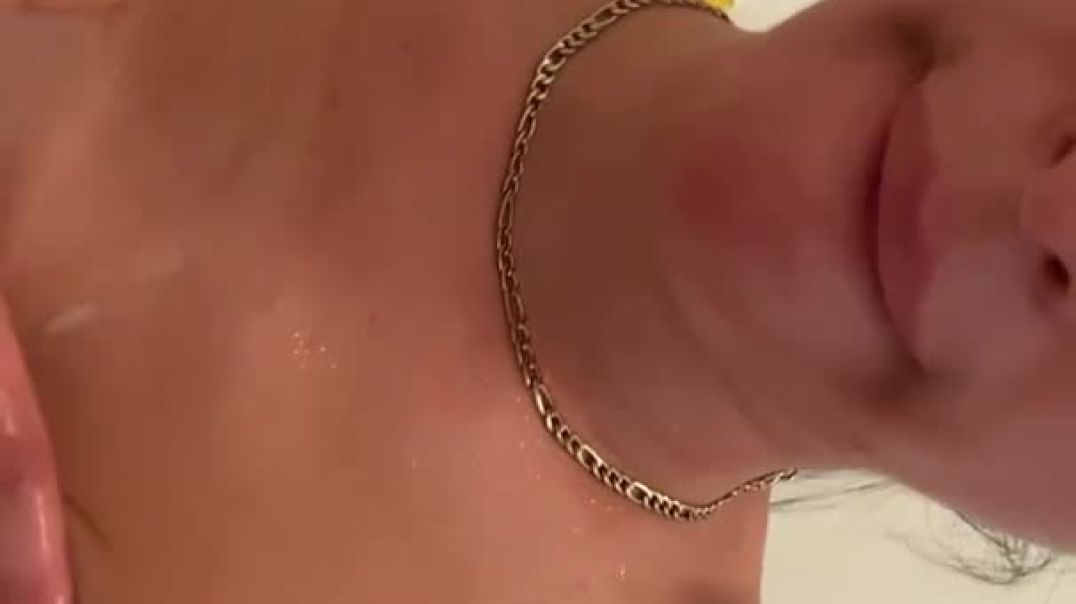 Camilla Araujo Bathroom Masturbation Video