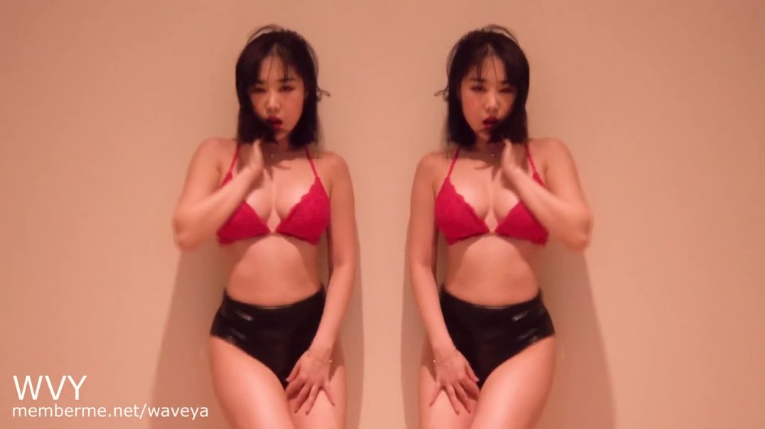Waveya Ari Twerking Youtuber Sexy Dancing Video